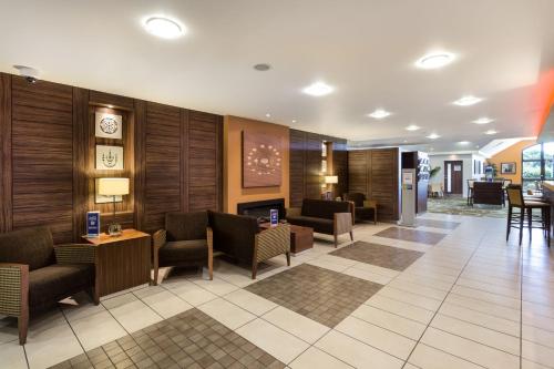 홀리데이 인 익스프레스 콜체스터 바이 IHG - 숙소 외관
