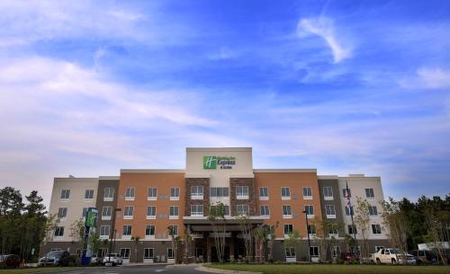 Holiday Inn Express & Suites Southport - Oak Island Area an IHG Hotel - image 2