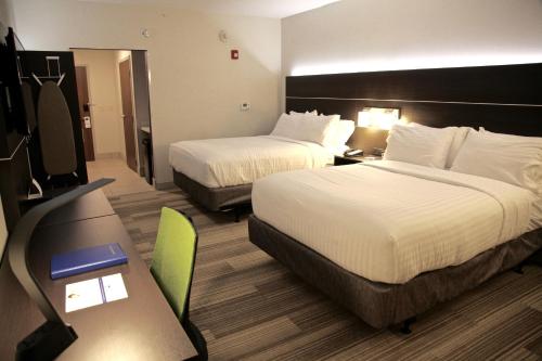 Holiday Inn Express & Suites OSWEGO