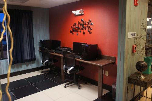 Holiday Inn Express & Suites Northeast by IHG in York, USA