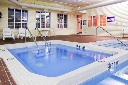 Holiday Inn Express ST. IGNACE-LAKE FRONT
