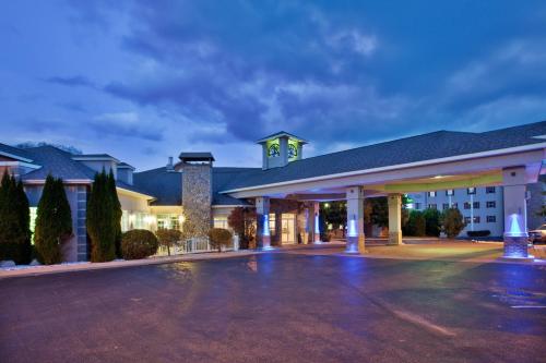 Holiday Inn Express St Ignace-Lake Central, an IHG Hotel