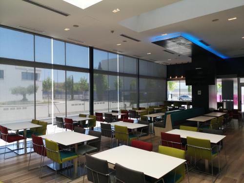 Restaurant, Holiday Inn Express Madrid Leganes By IHG in Leganes