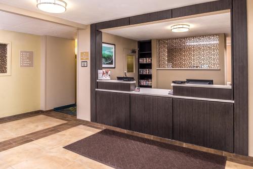 Candlewood Suites Kansas City, an IHG Hotel