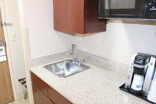 Holiday Inn Express Kansas City Liberty Missouri an IHG Hotel - image 5