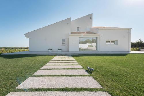 Villa White - main image