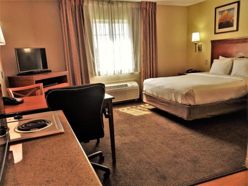 Candlewood Suites Macon - image 3