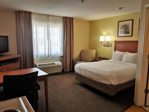 Candlewood Suites Macon - image 5