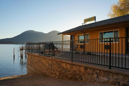 Lake Marina Inn - image 9