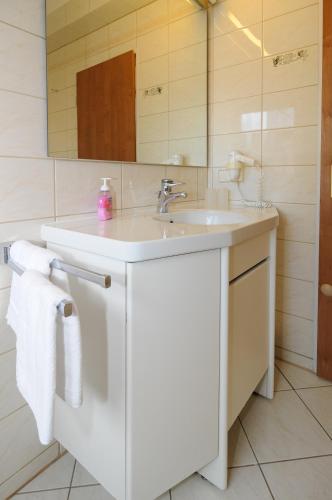 Alfa Apartment Hotel - image 11