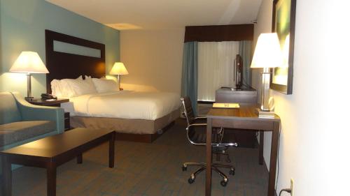 Holiday Inn Express Hotel Kansas City - Bonner Springs, an IHG Hotel