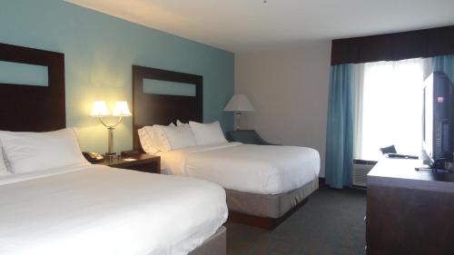 Holiday Inn Express Hotel Kansas City - Bonner Springs, an IHG Hotel