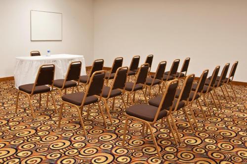 Holiday Inn Express - Newell-Chester WV an IHG Hotel - image 6