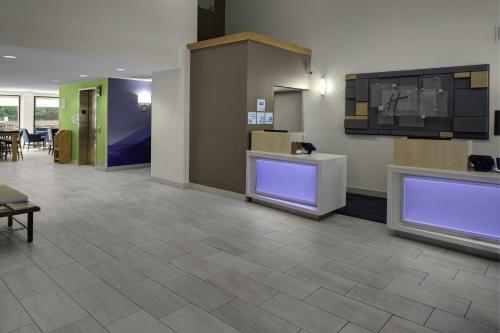 Holiday Inn Express Richmond-Mechanicsville an IHG Hotel - image 5