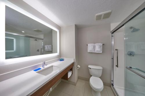 Holiday Inn Express Hotel & Suites Medford-Central Point, an IHG Hotel