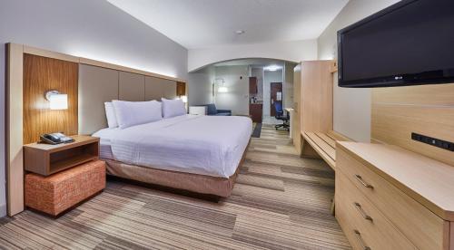 Holiday Inn Express Hotel & Suites Medford-Central Point, an IHG Hotel