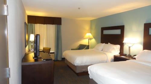 Holiday Inn Express Hotel Kansas City - Bonner Springs, an IHG Hotel