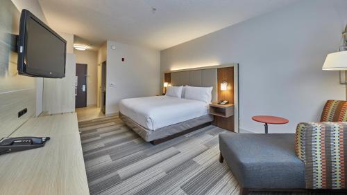 Holiday Inn Express Hotel & Suites Medford-Central Point, an IHG Hotel