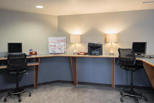 Holiday Inn Express Hotel & Suites Arcata/Eureka-Airport Area an IHG Hotel - image 5