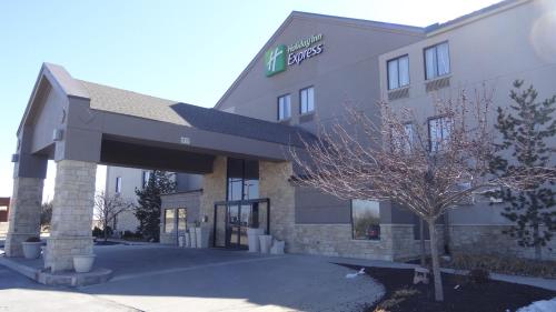 Holiday Inn Express Hotel Kansas City - Bonner Springs, an IHG Hotel