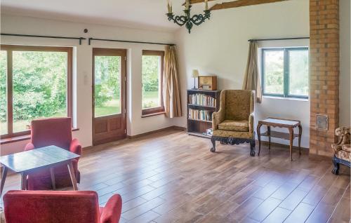  Three-Bedroom Holiday Home in Pecsely in Pécsely