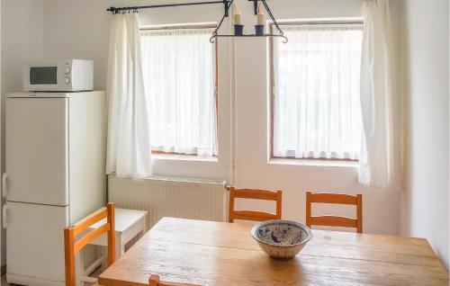  Three-Bedroom Holiday Home in Pecsely in Pécsely
