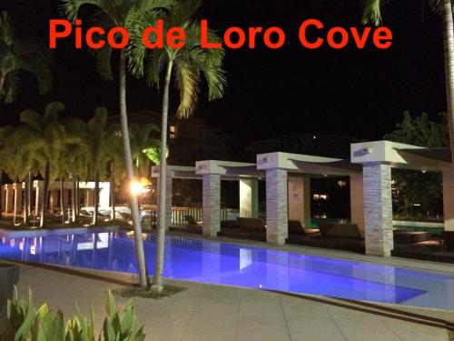 2BR townhouses good for 12pax each & NETFLIX & 100Mbps WIFI & pool resort 2min walk & 3km outside Pico de Loro Cove & Calayo Cove - with Endorsement for Pico de Loro Cove daytour & Boat-Tour & Island Hopping assistance