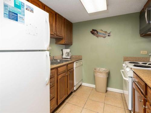 Gulf House 202 by Meyer Vacation Rentals - image 8