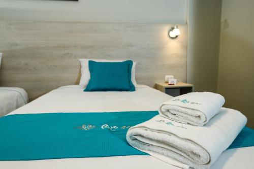 Superior Twin Room image 6