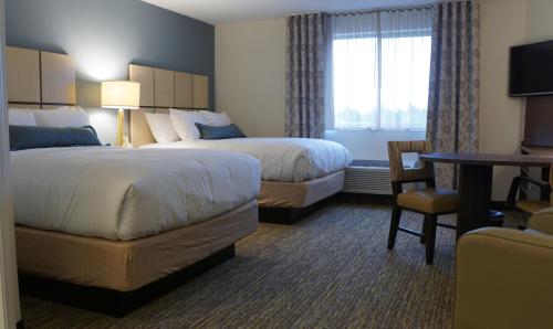 2 queen beds