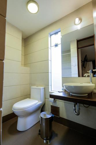 Standard Single Room image 3