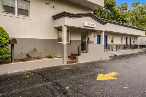 Motel 6-Tinton Falls, NJ