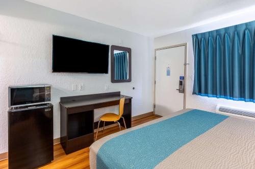 1 queen bed