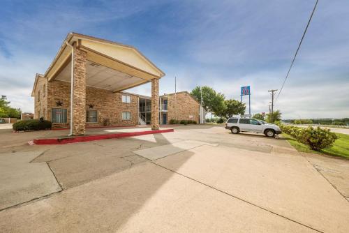 Motel 6-Red Oak, TX - Dallas