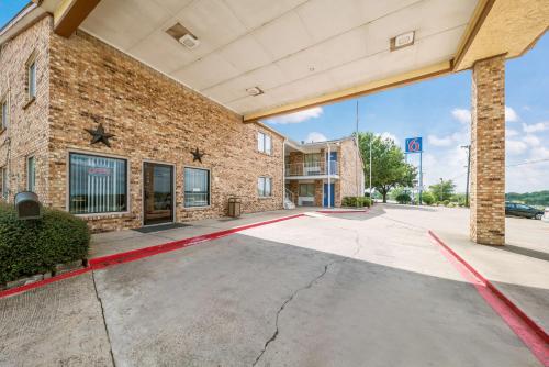 Motel 6-Red Oak, TX - Dallas