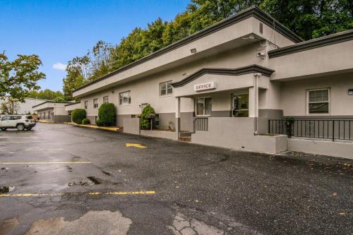 Motel 6-Tinton Falls, NJ