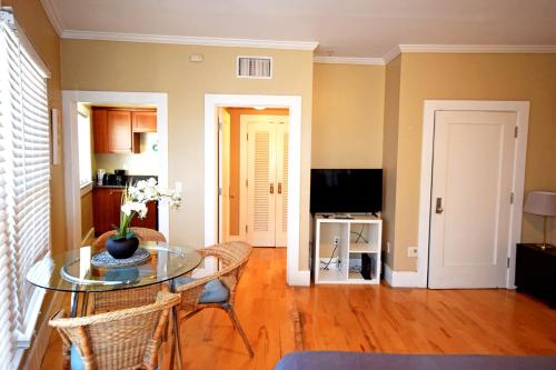 

The Hollywood boulevard place