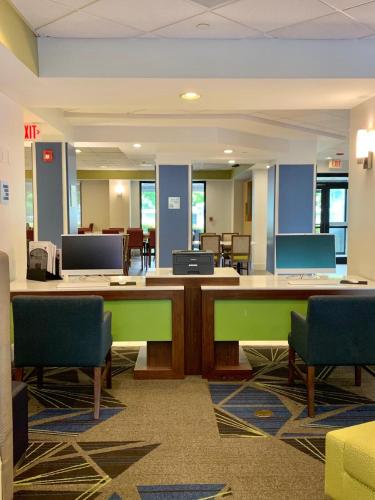 Holiday Inn Express Hotel & Suites Miami - Hialeah, an IHG Hotel