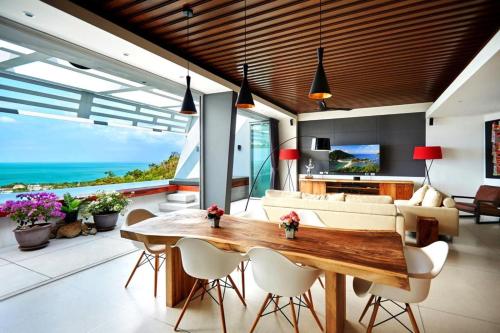 Stunning Ocean View Deluxe Villa with Pool & Sala Stunning Ocean View Deluxe Villa with Pool & Sala
