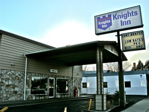 Knights Inn - Baker City