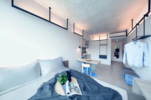 Studio Premier with Kitchenette - One of a Kind Plus room in lyf Funan Singapore