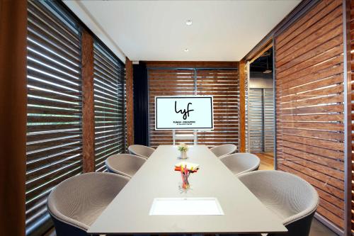 Rated highly by Business travelers