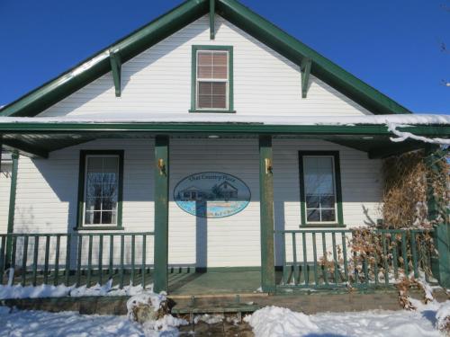 Accommodation in Hanna