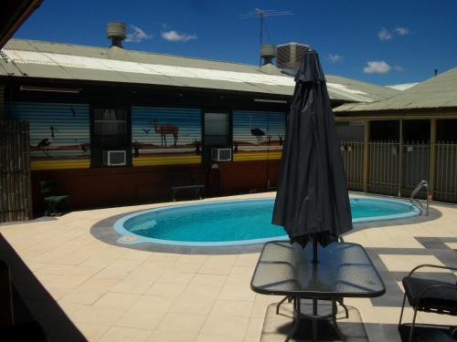Swimming pool, Broken Hill Tourist Lodge in Broken Hill