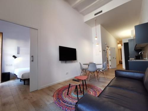ClassBedroom Port Ramblas - image 12