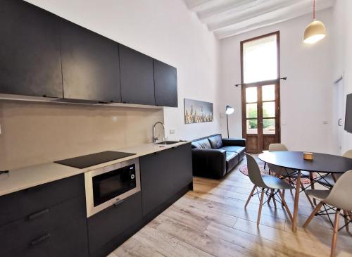ClassBedroom Port Ramblas - image 4