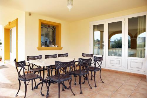 Facilities, Villa Natura - Deniasol in Santa Paula