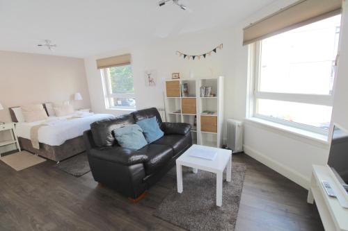 Lochrin Apartments - image 6
