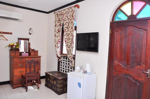 Forodhani Park Hotel - image 3