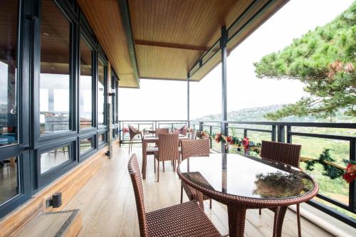 Restaurant, Sunset View Ridge Residences in Asin Road